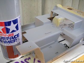タミヤ・ランボルギーニ・チータのボディ製作 ～車内の塗装～サーフェイサー吹き